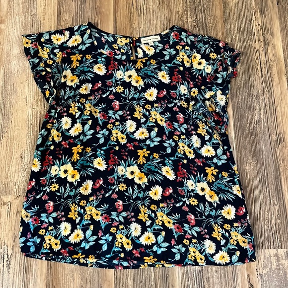 Adrienne Vittadini Tops - Adrienne Vittadini Floral Ruffle Sleeve Top - Size XL